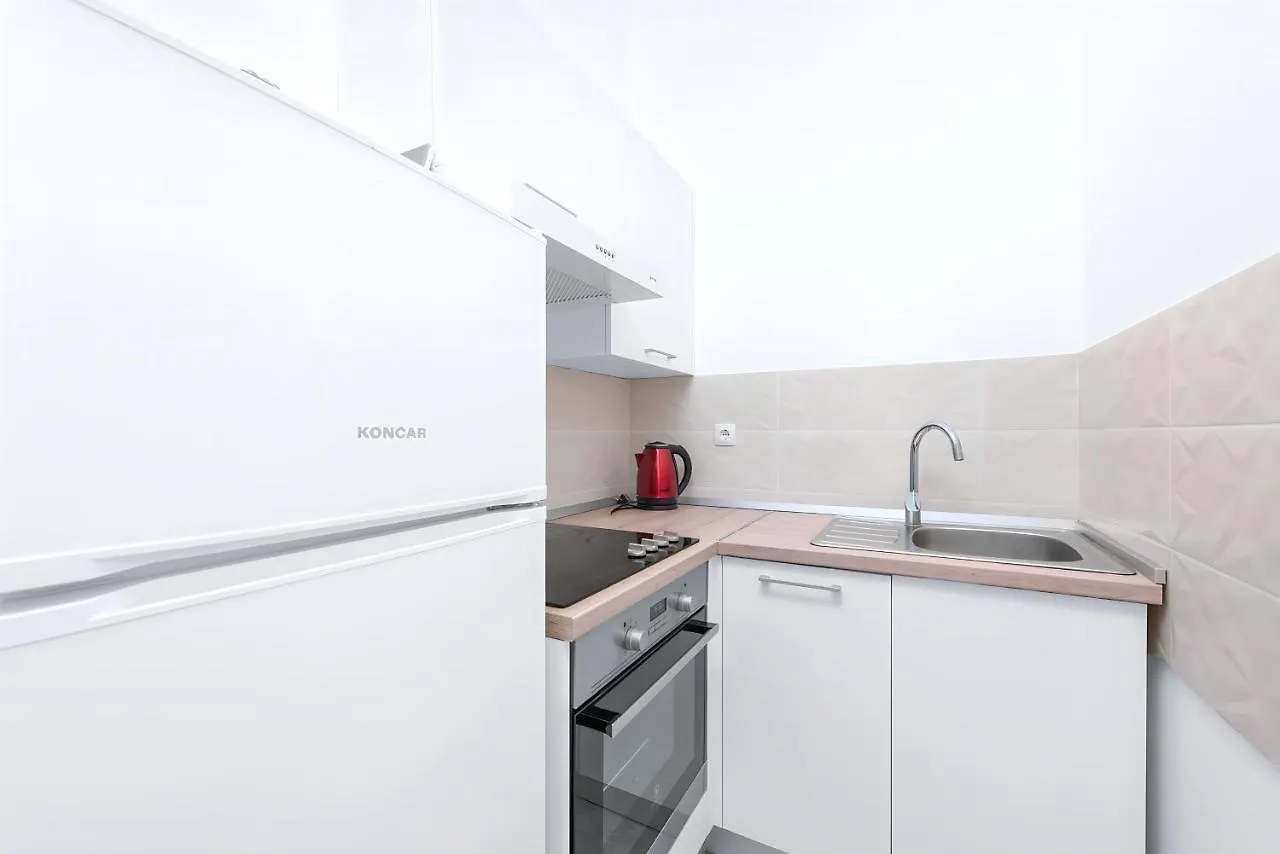 Mima City Center Balcony Studio 5 - Rijeka Rent Croatia