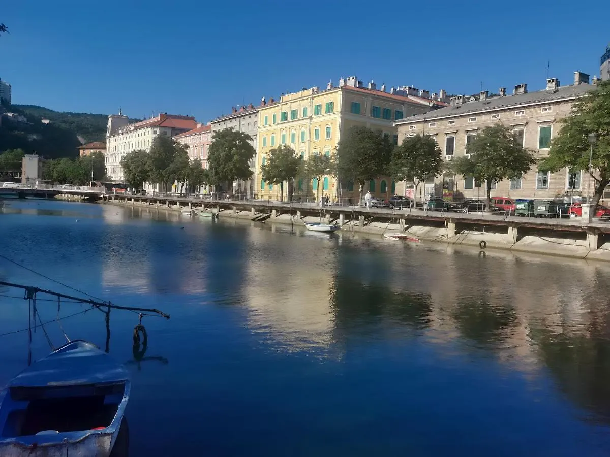 Apartment Mima City Center Balcony Studio 5 - Rijeka Rent Croatia